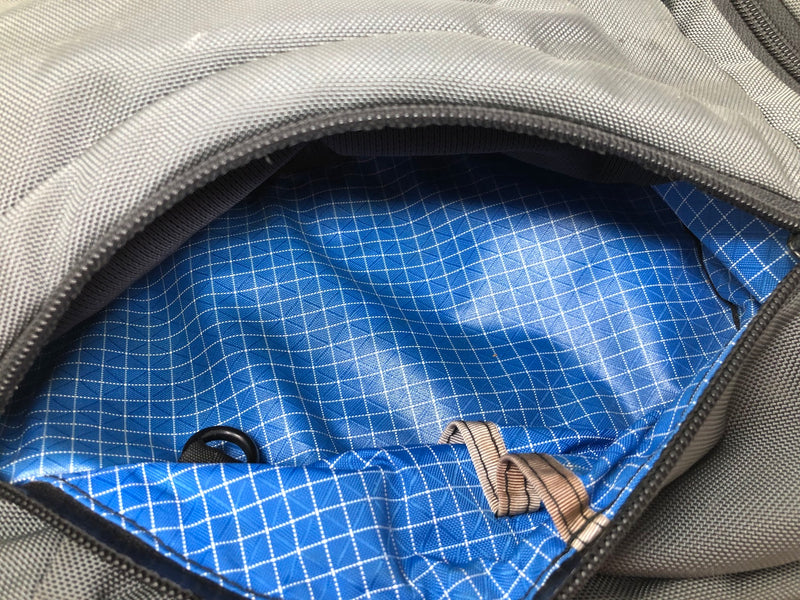 Tom Bihn Synik 22 with Internal Frame & Accessories - Nebulous Grey / Island Blue