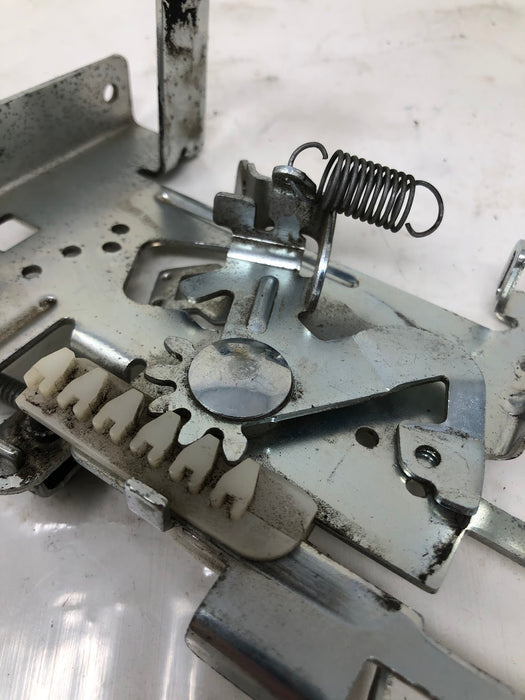 597209 Briggs & Stratton Control Bracket