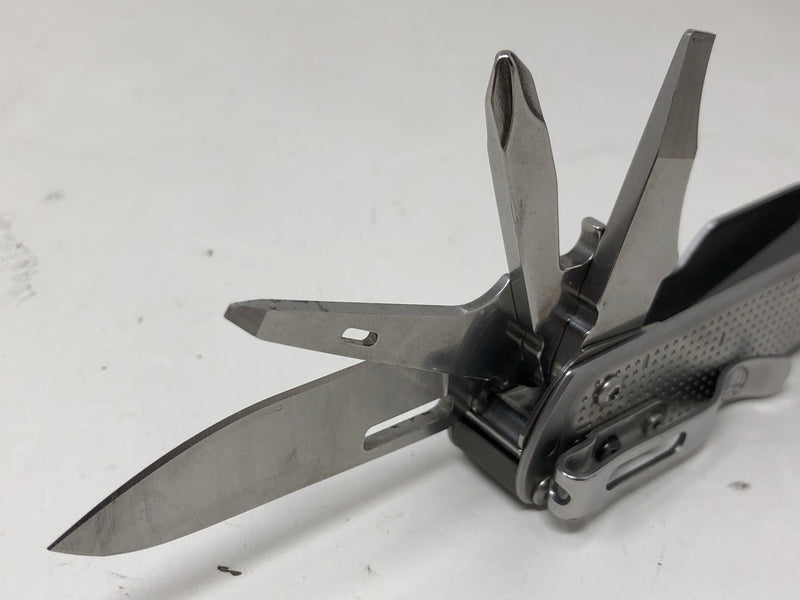 Leatherman Free T2 Knife - Excellent Condition