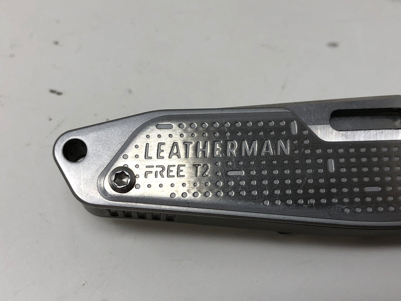 Leatherman Free T2 Knife - Excellent Condition