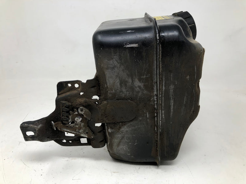 491424 Briggs & Stratton Fuel Tank + Cap + Bracket Control