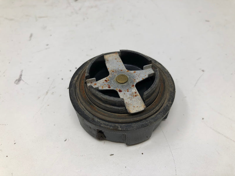 491424 Briggs & Stratton Fuel Tank + Cap + Bracket Control