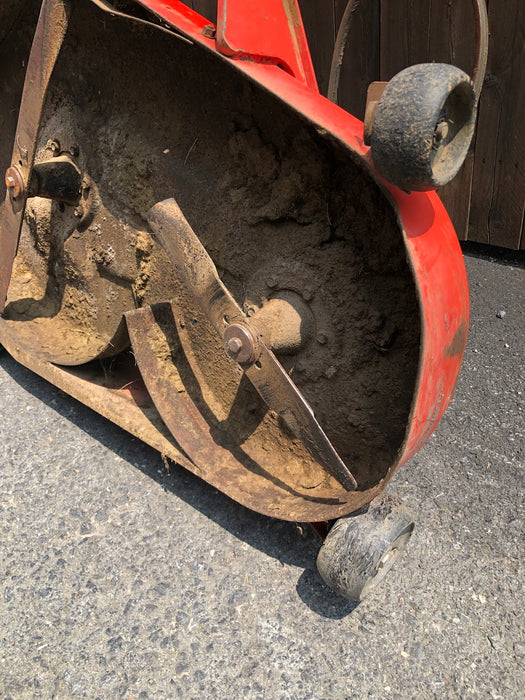 1693792 Simplicity 38