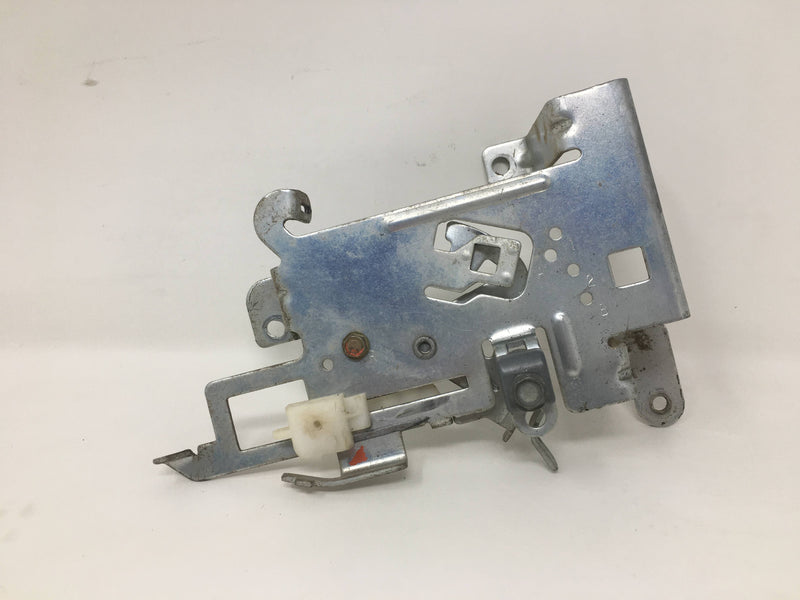 597209 Briggs and Stratton Control Bracket from B&S 790009 Vertical Engine