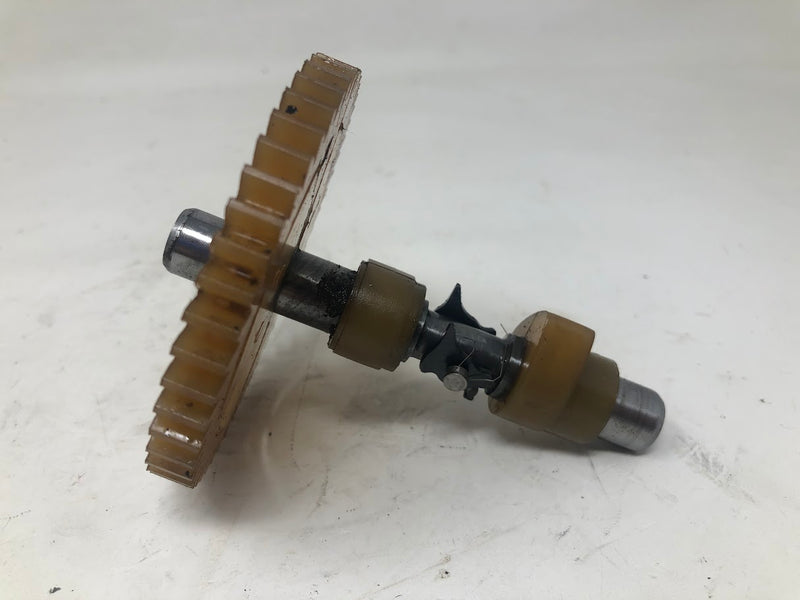 694039 Briggs & Stratton Camshaft + Governor + Oil Slinger