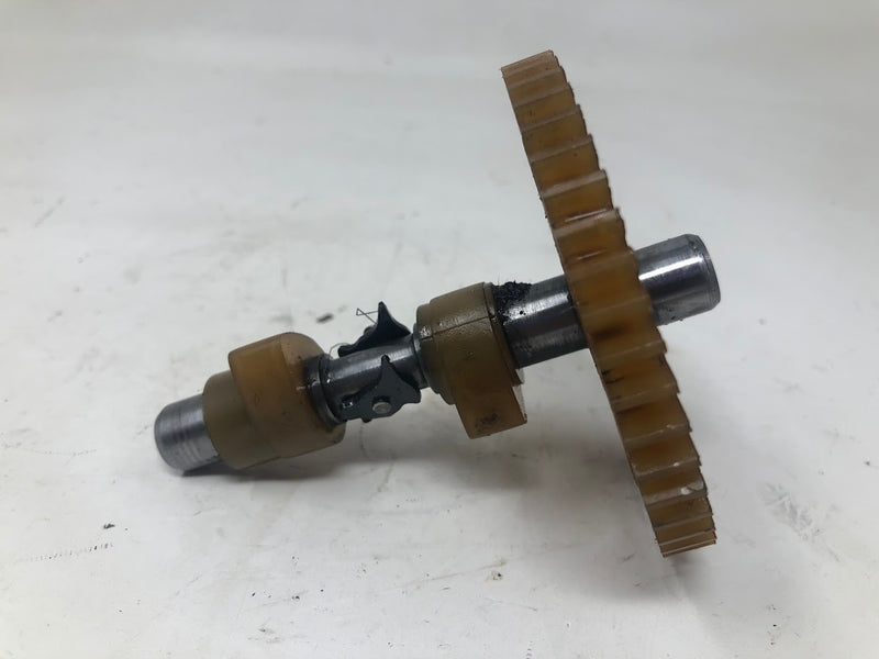 694039 Briggs & Stratton Camshaft + Governor + Oil Slinger