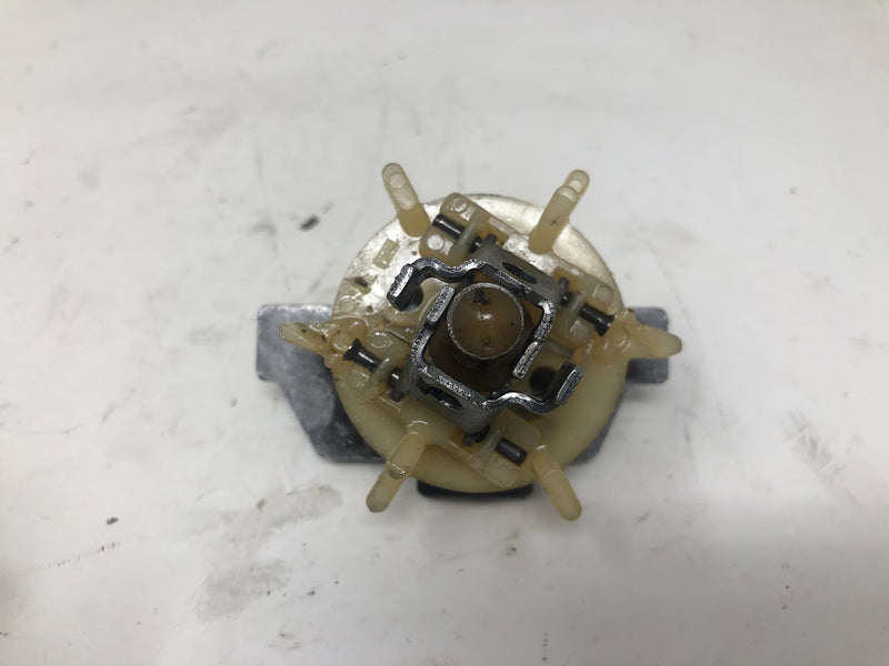694039 Briggs & Stratton Camshaft + Governor + Oil Slinger