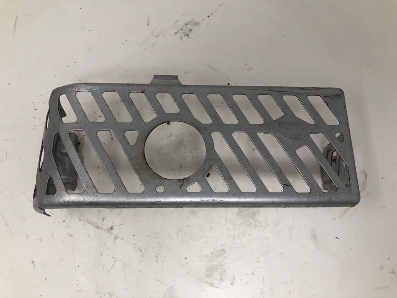 697590 Briggs & Stratton Muffler + Guard