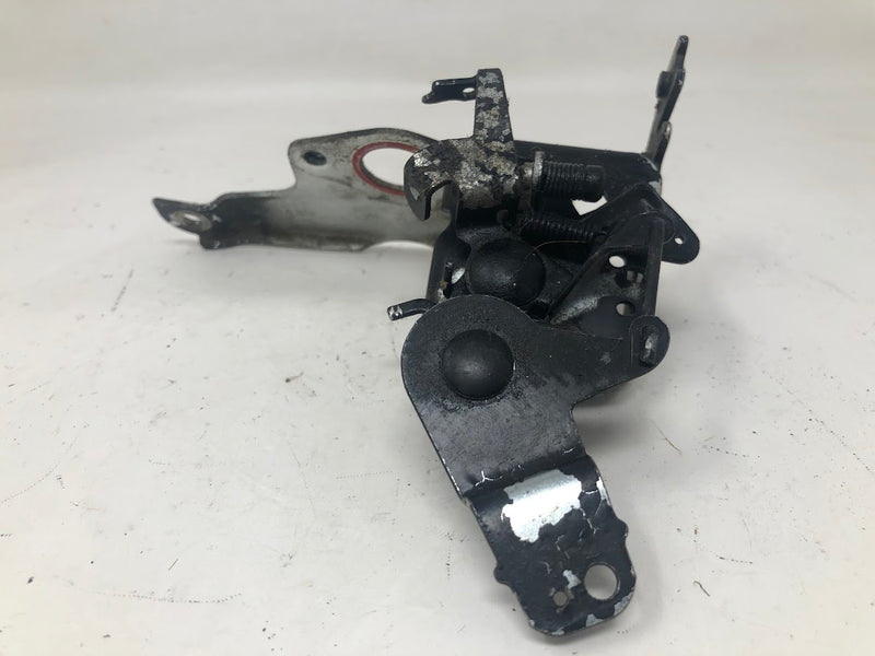 495976 Briggs & Stratton Control Bracket Assembly