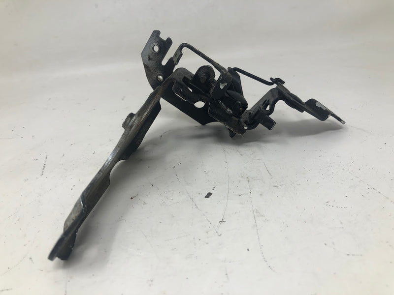 495976 Briggs & Stratton Control Bracket Assembly