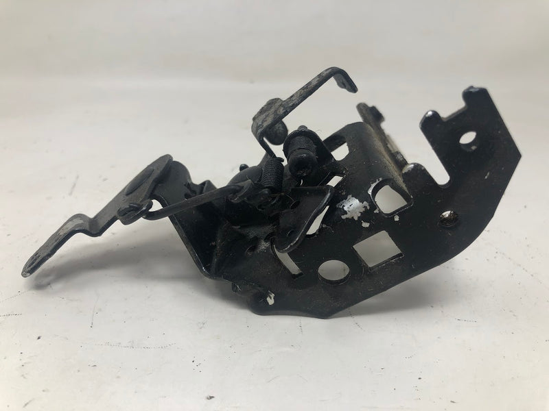 495976 Briggs & Stratton Control Bracket Assembly