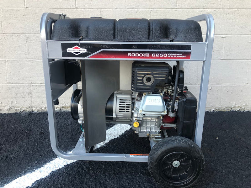 030422 Briggs & Stratton 5000 W Portable Generator