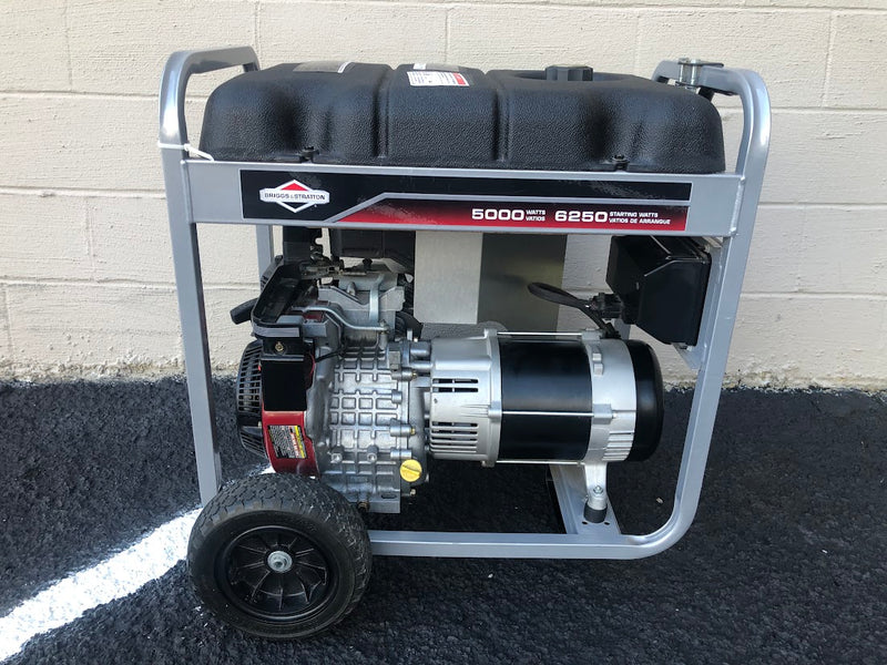 030422 Briggs & Stratton 5000 W Portable Generator