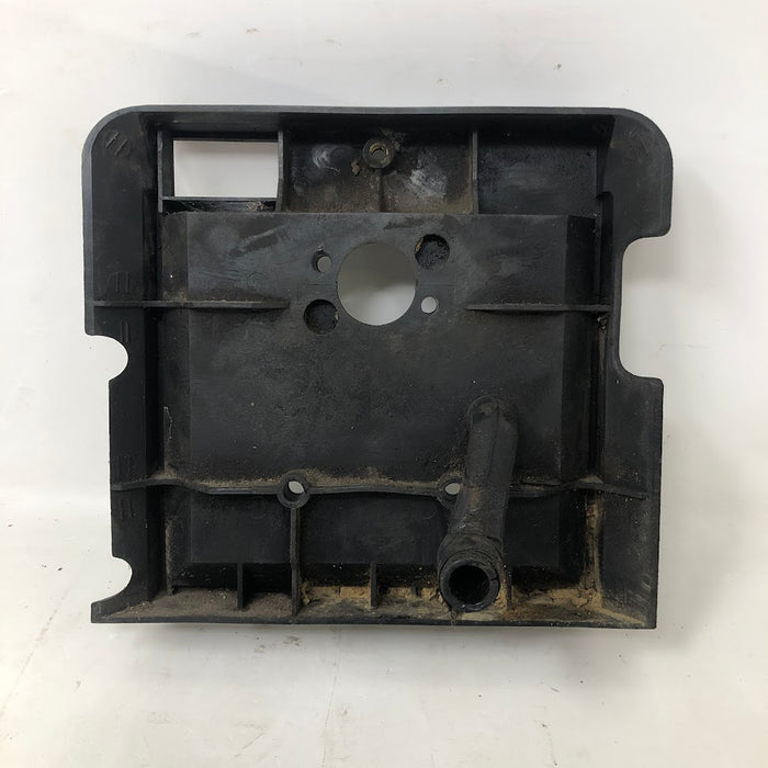 690694 Briggs & Stratton V-Twin Air Cleaner Base + Cover