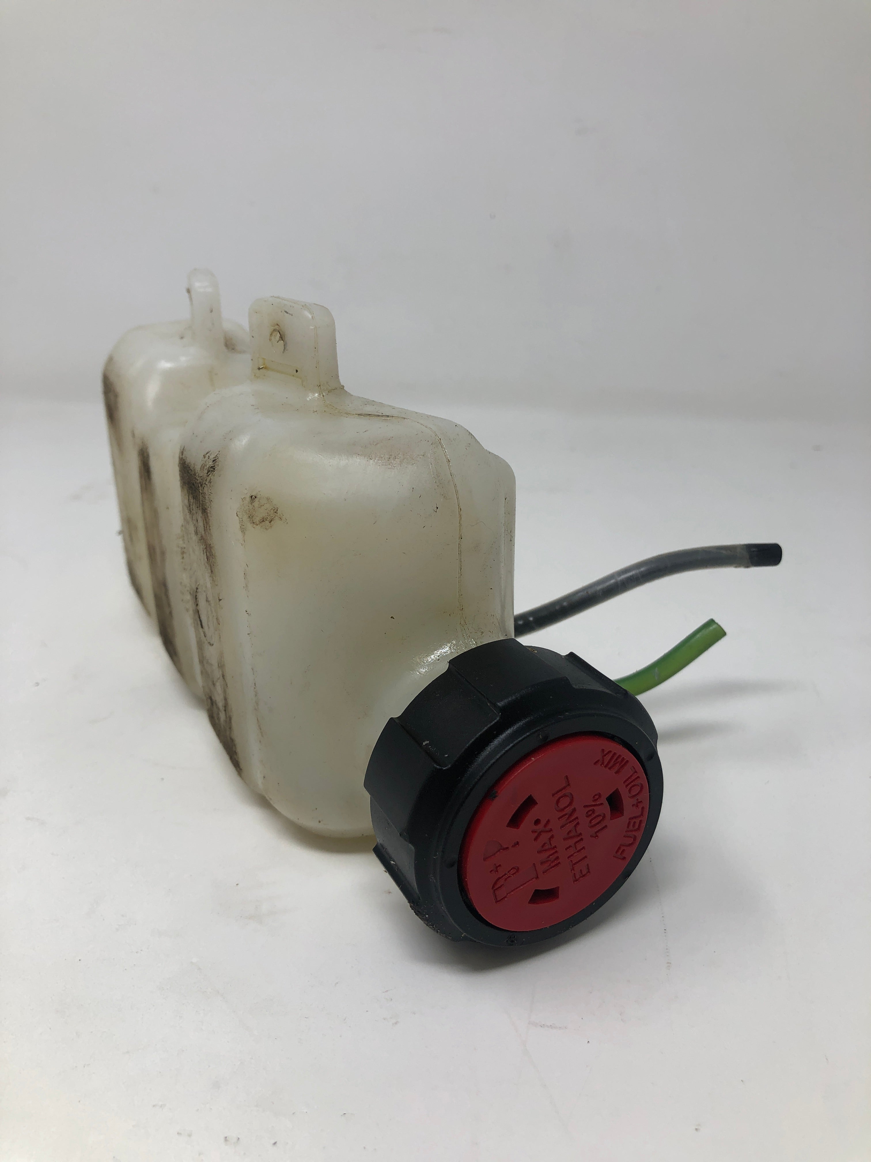753-06250 Cub Cadet Fuel Tank Assembly with Fuel Lines From