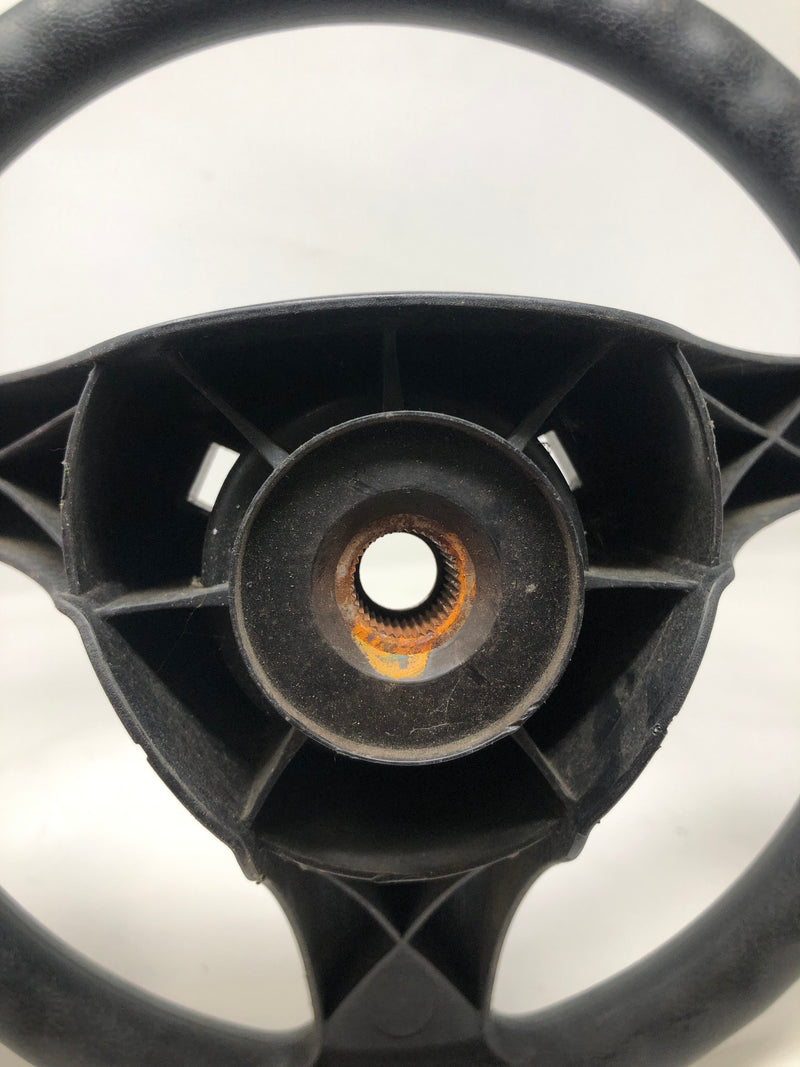 GY22528 / GX26490 John Deere Steering Wheel with Cap from D105 100 Series Tractor PC11755