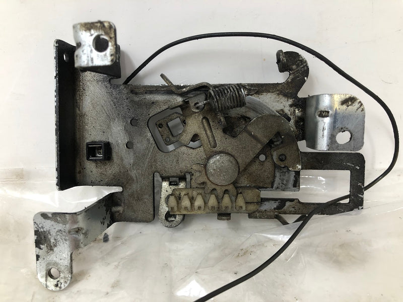 694042 Briggs & Stratton Control Bracket