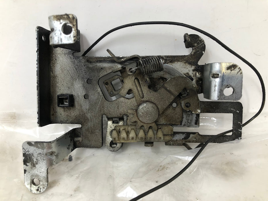 694042 Briggs & Stratton Control Bracket