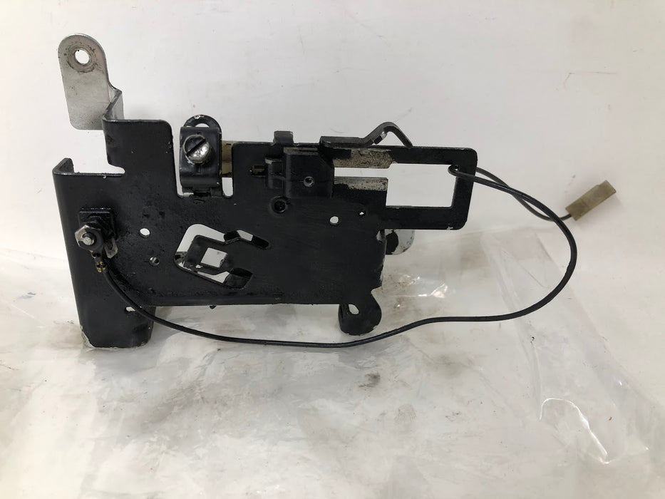 694042 Briggs & Stratton Control Bracket