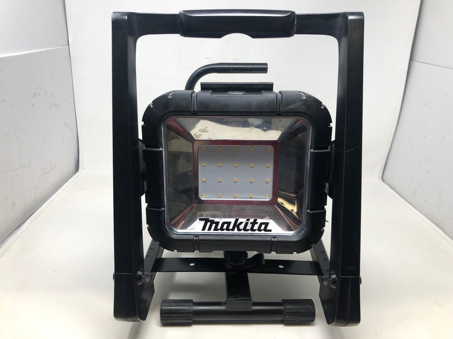 DML805 Makita Corded / Cordless Work Light + Bracket (Used)