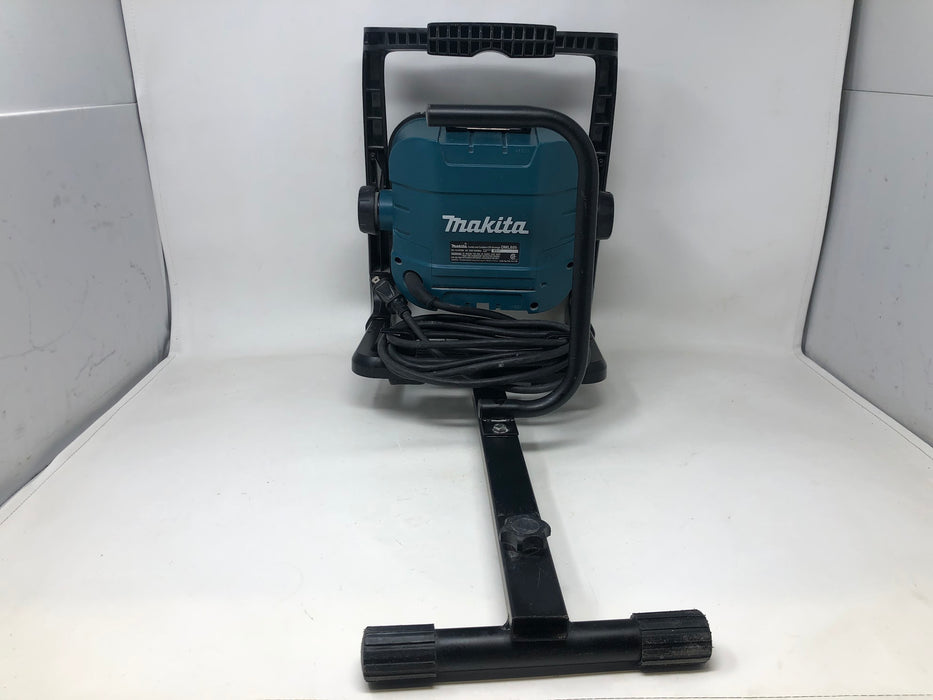 DML805 Makita Corded / Cordless Work Light + Bracket (Used)