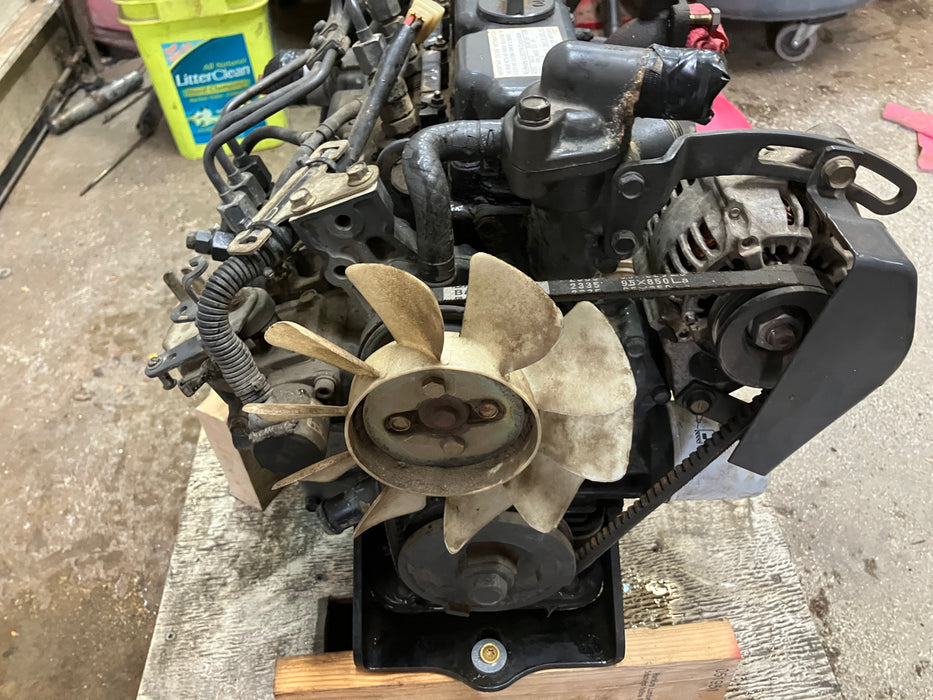 D902-ES Kubota 0.898L Diesel Engine - Removed from Toro Z Master 74265