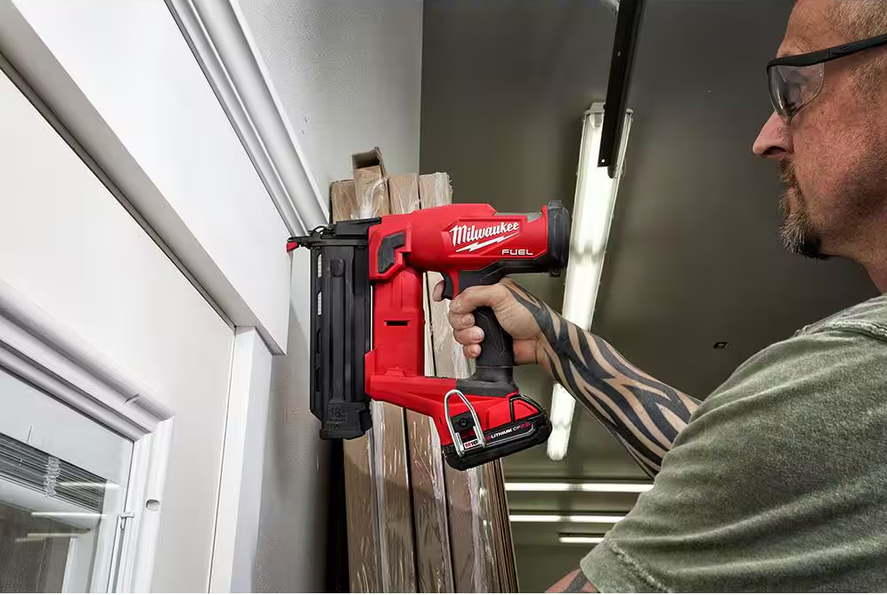 2746-20 Milwaukee M18 Fuel 18 GA Brad Nailer (Tool Only)