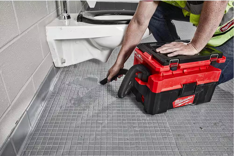 0970-20 Milwaukee M18 Fuel PACKOUT 2.5 Gallon Wet/Dry Vacuum