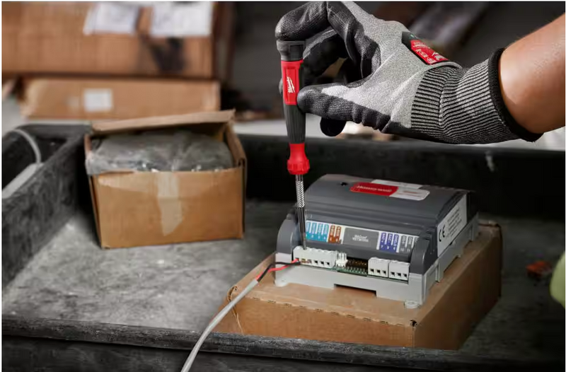 48-22-2930 Milwaukee 4-in-1 Precision Multi Bit Screwdriver
