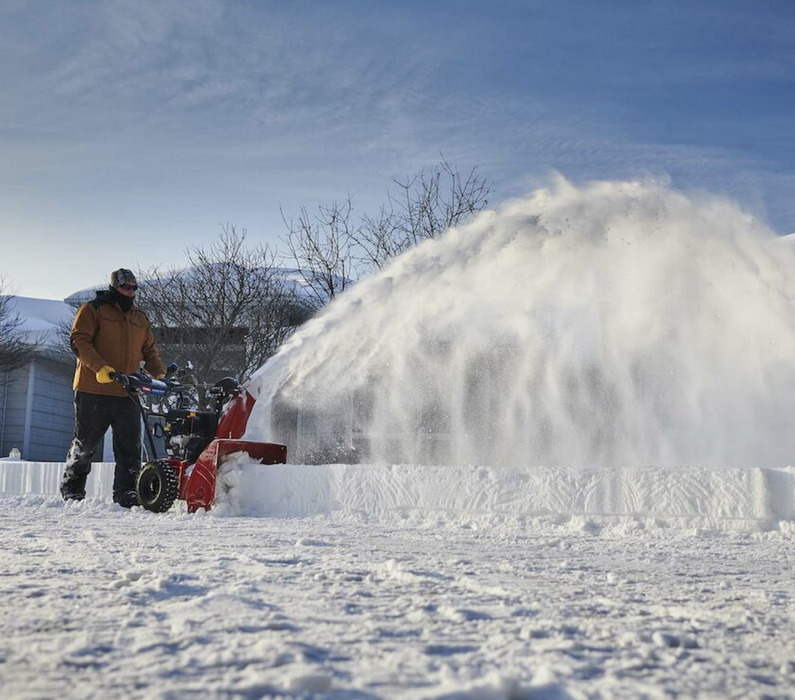 Snow blower, Two Stage (24", Gas Powered) Rental