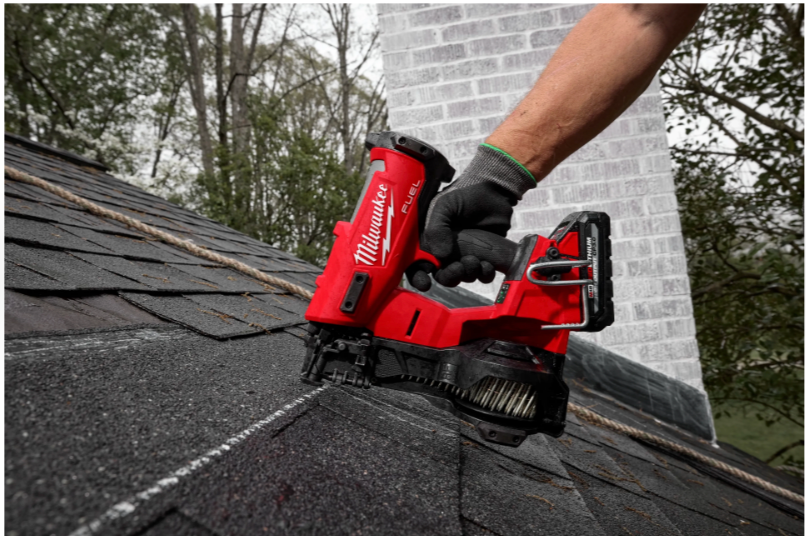 2909-21 Milwaukee M18 Coil Roofing Nailer